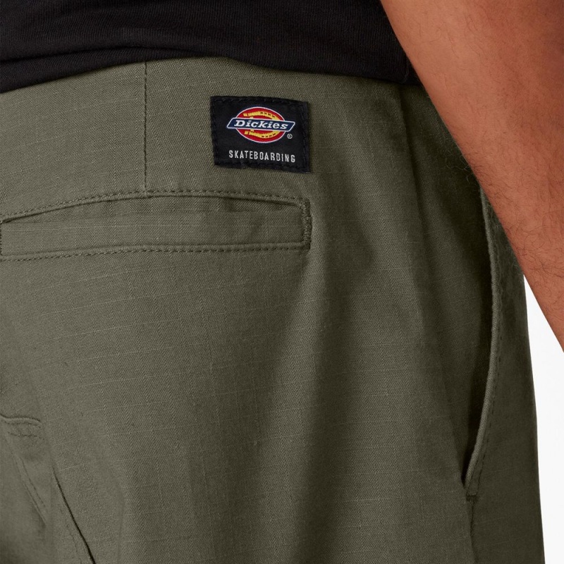 Green Men's Dickies Skateboarding Regular Fit Cargo Shorts | NLU961482